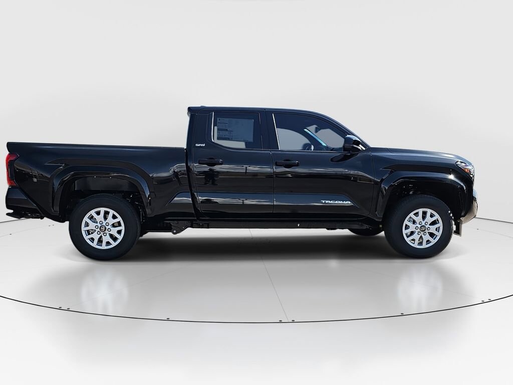 2025 Toyota Tacoma SR5 photo 4