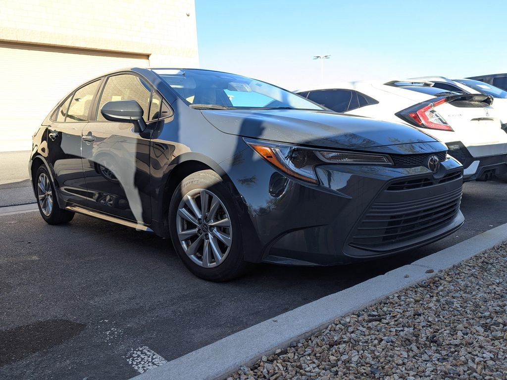 2023 Toyota Corolla SE XLE photo 3