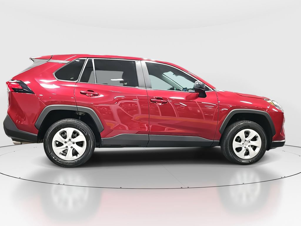 2023 Toyota RAV4 LE photo 4