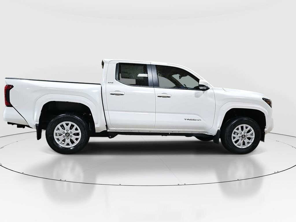 2026 Toyota Tacoma SR5 Double Cab photo 4