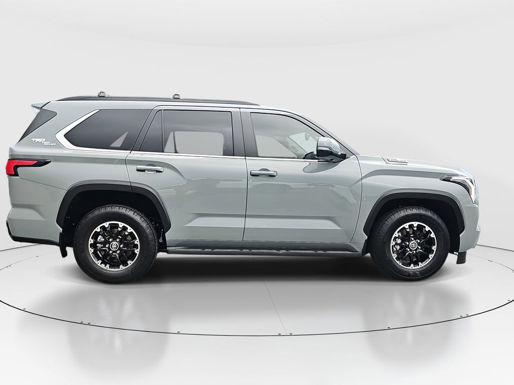2024 Toyota Sequoia SR5 photo 4