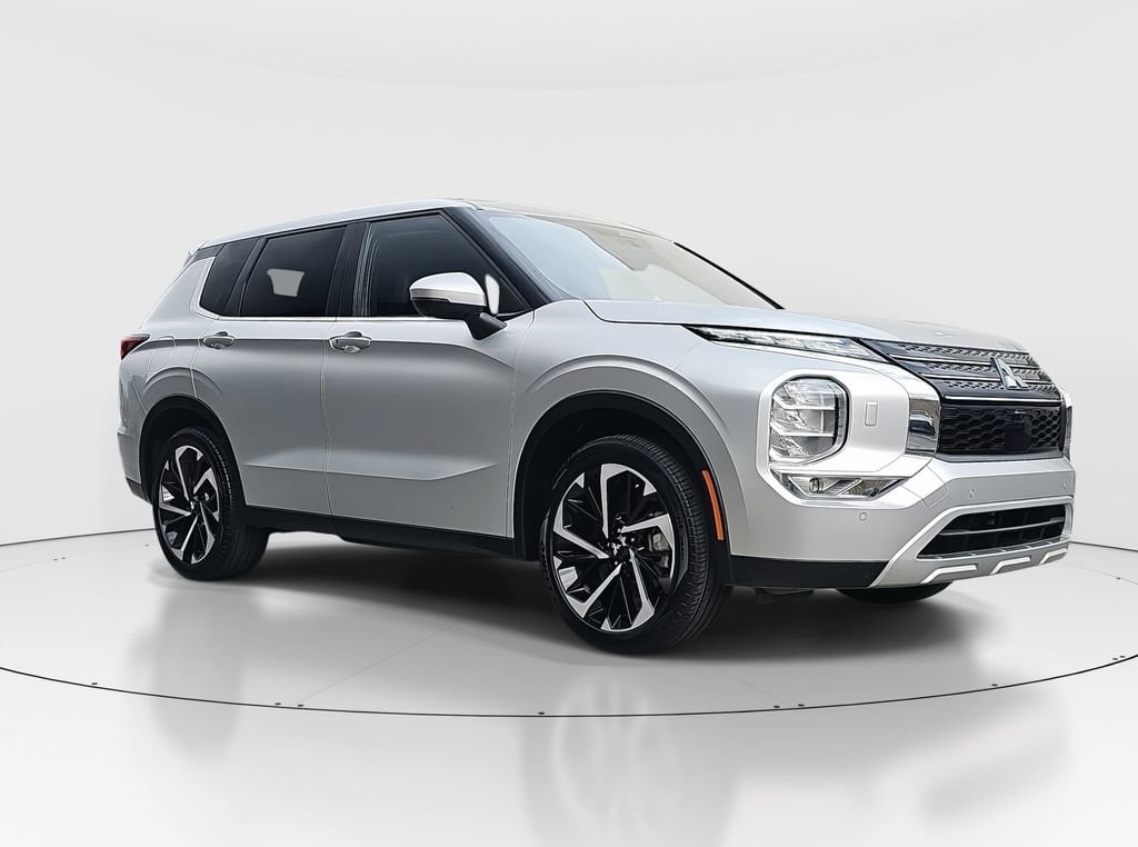 Used 2024 Mitsubishi Outlander SE SUV