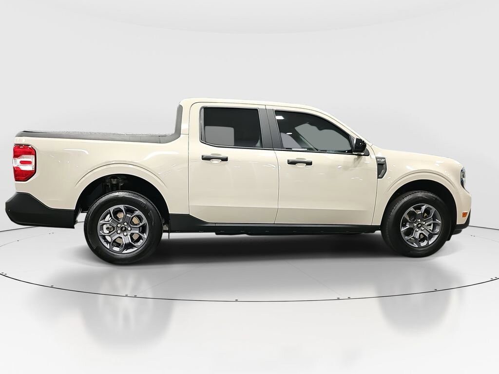 2025 Ford Maverick XLT photo 2