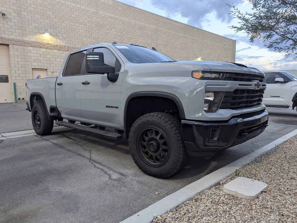 2024 Chevrolet Silverado 2500HD Custom photo 2