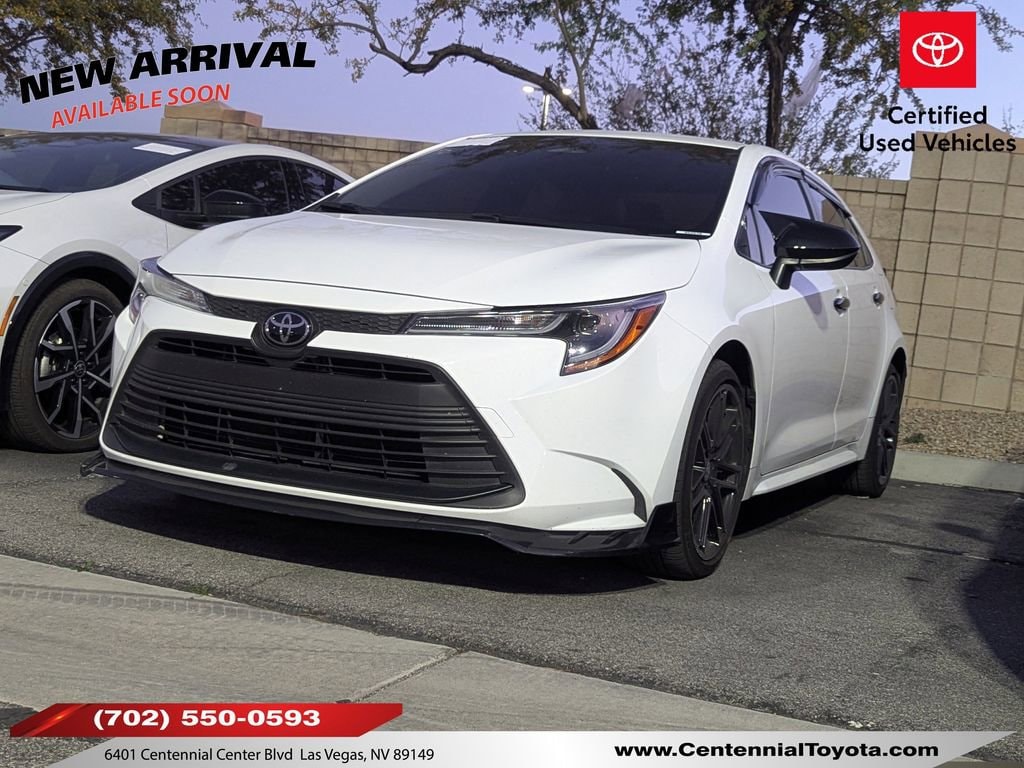 2024 Toyota Corolla LE's photo