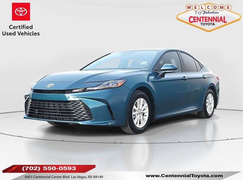 2025 Toyota Camry LE's photo