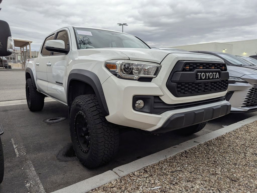 2017 Toyota Tacoma SR5 Sport TRD Pro photo 3