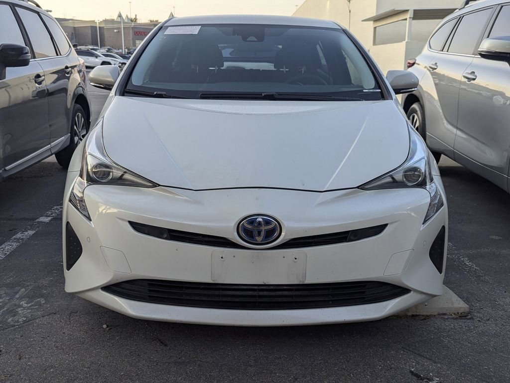 2018 Toyota Prius Three photo 2
