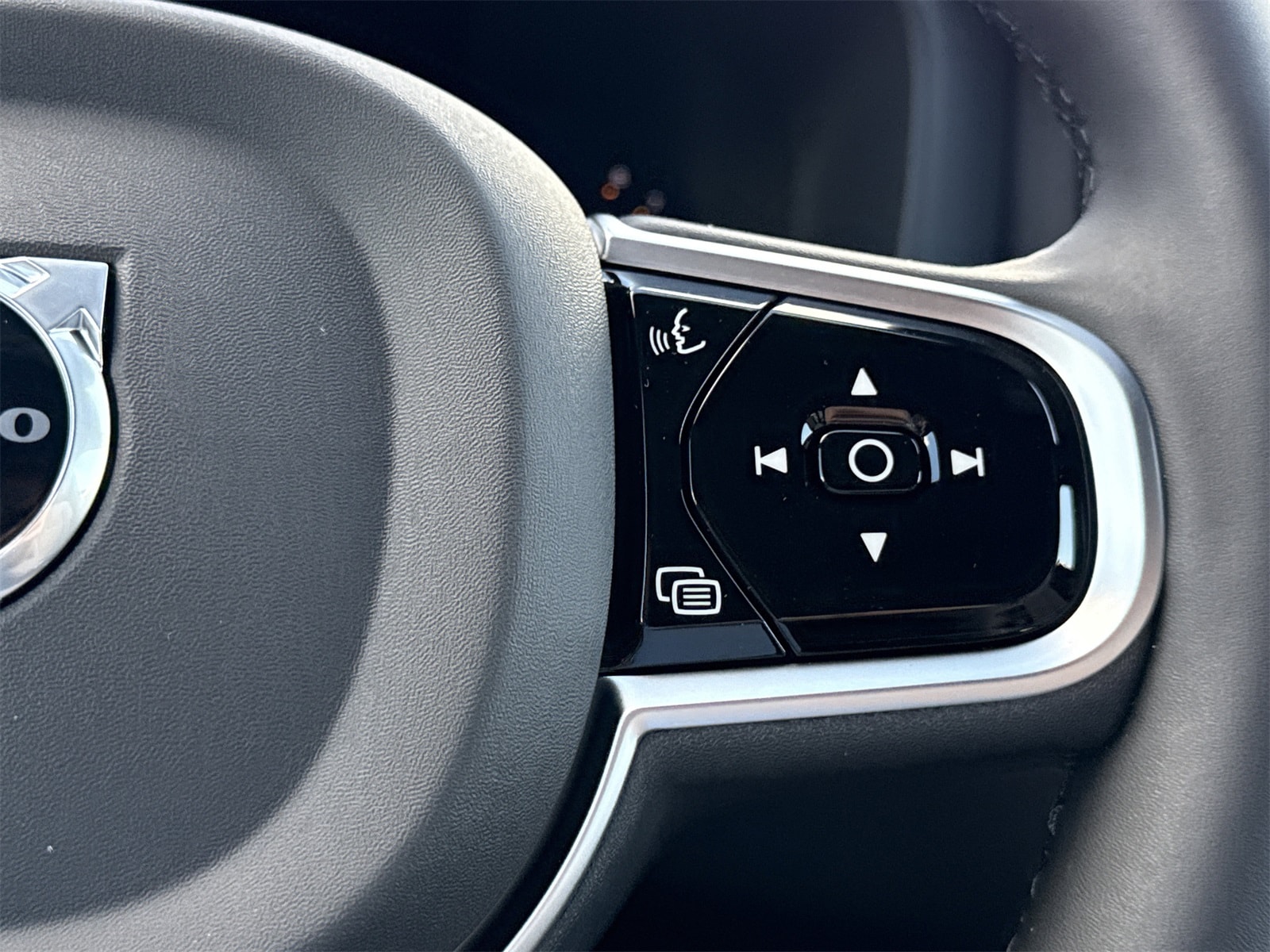 2026 Volvo XC60 Plus - Photo 23