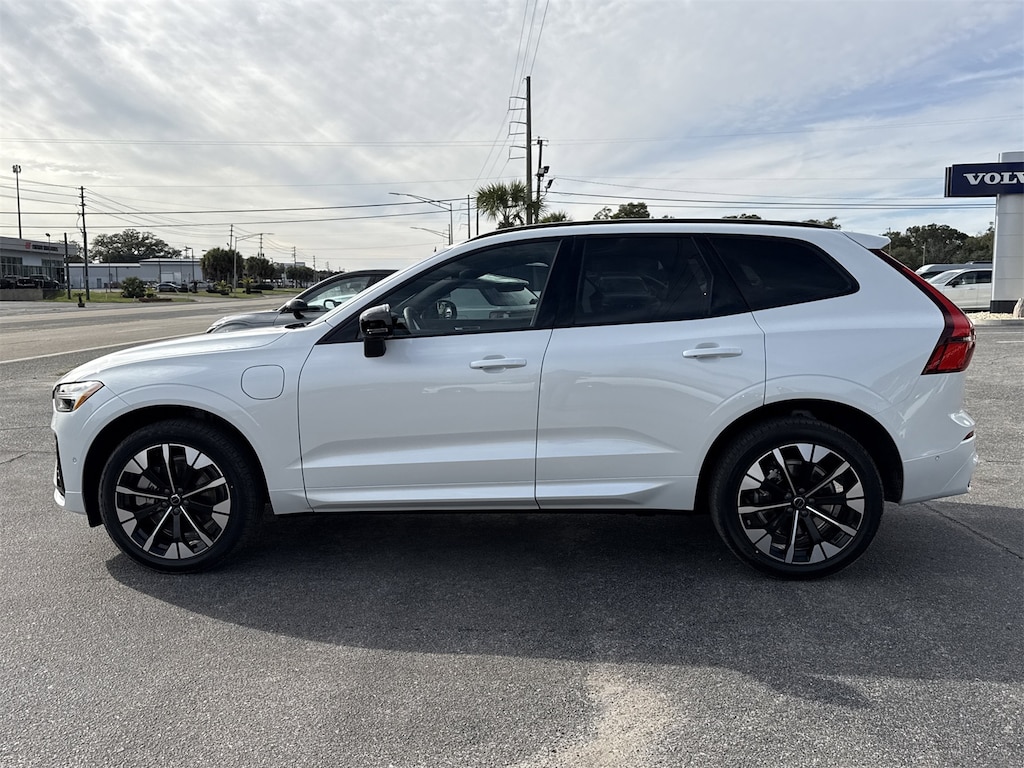 New 2026 Volvo XC60 plug-in hybrid T8 Plus SUV