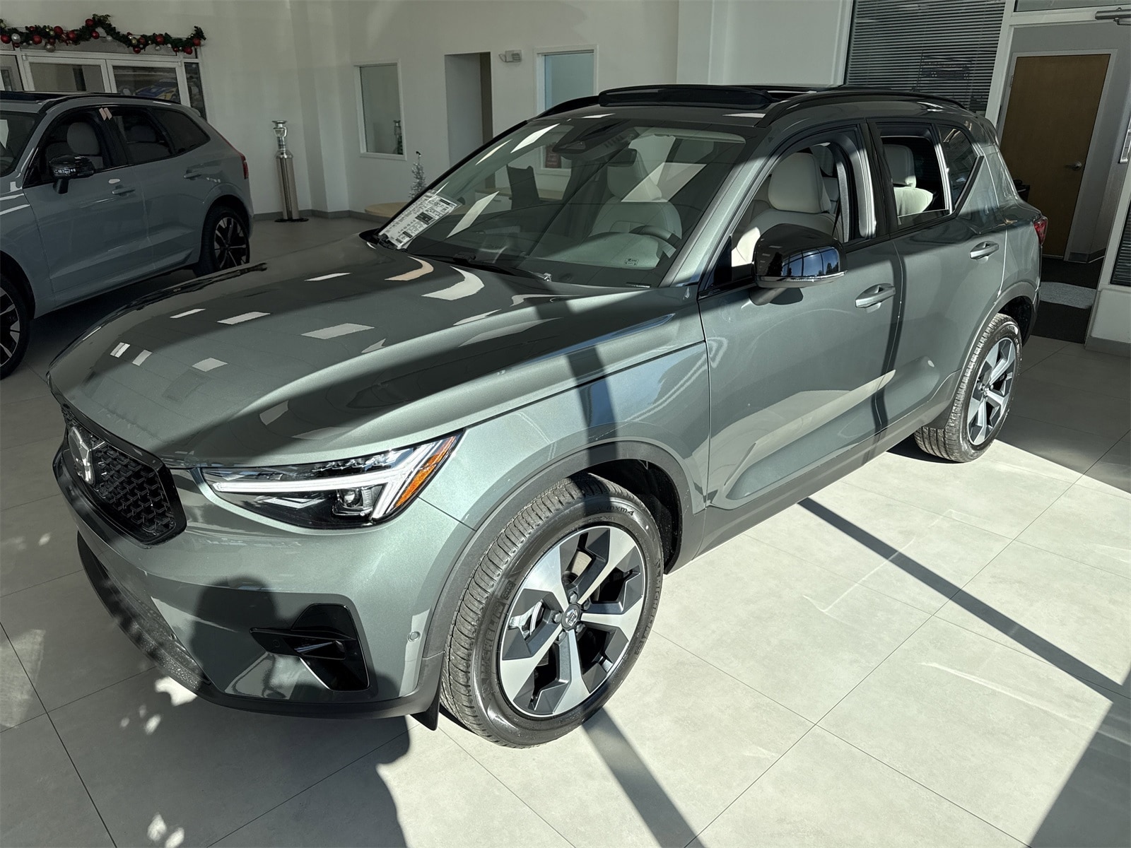 2026 Volvo XC40 Plus's photo