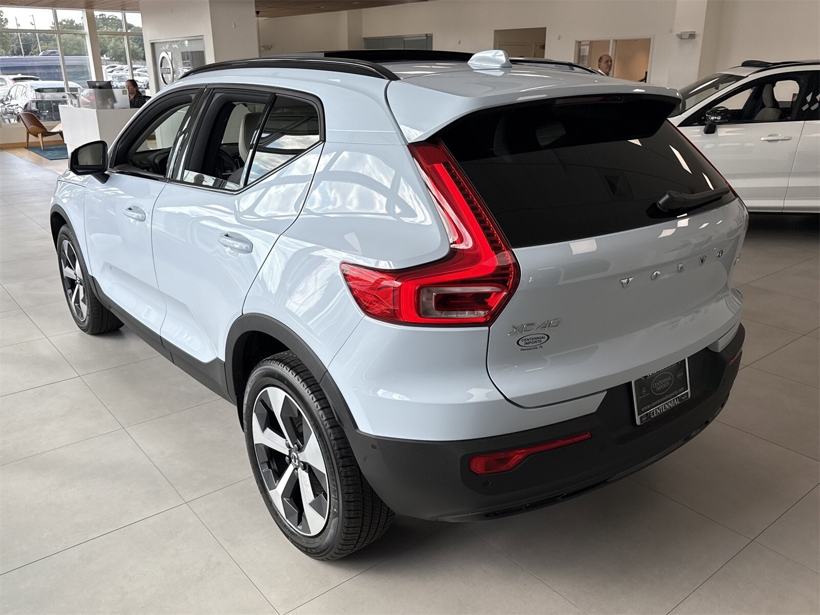 2026 Volvo XC40 Plus photo 2
