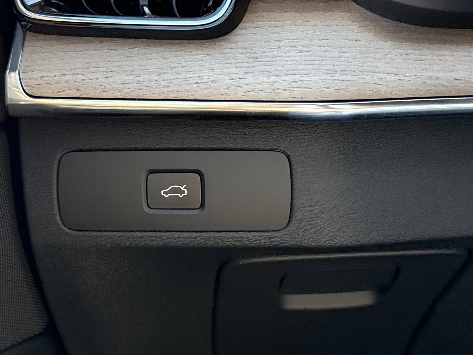 2026 Volvo XC90 Plus - Photo 21