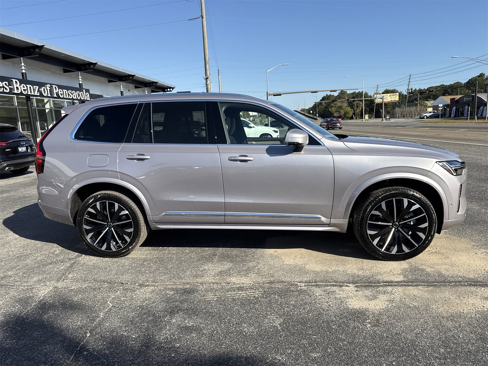 2026 Volvo XC90 Plus - Photo 6