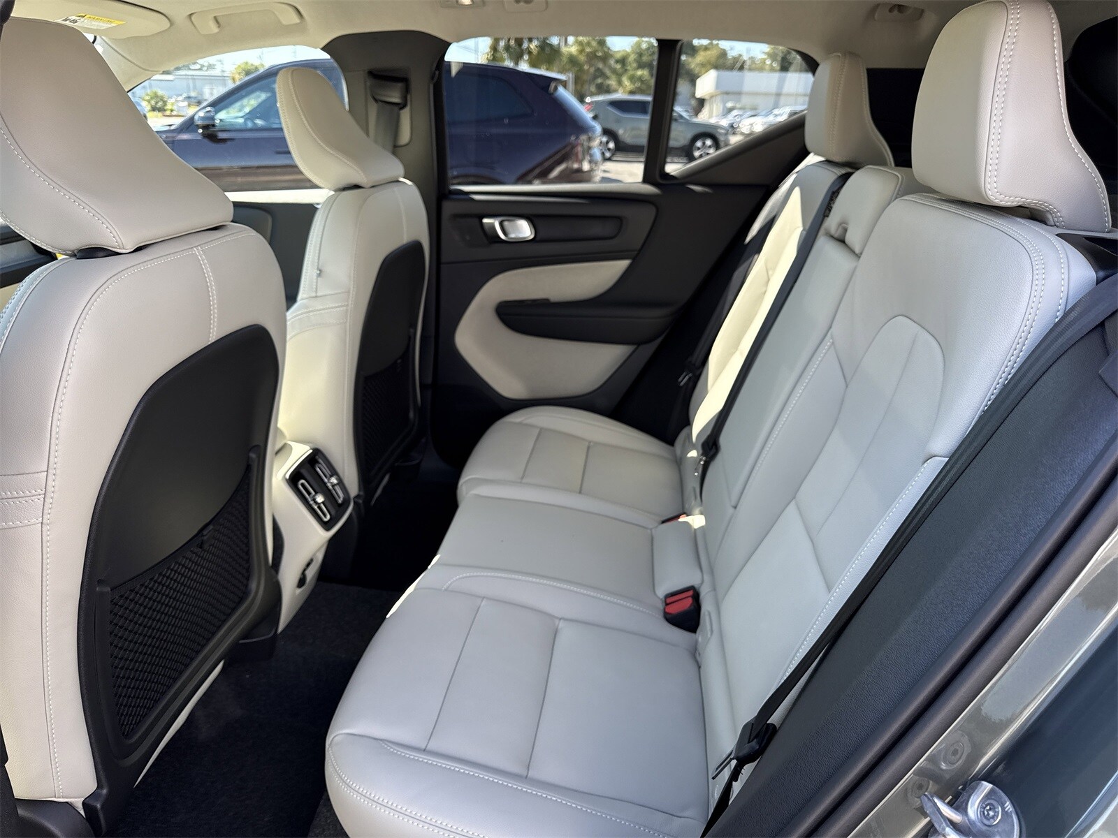 2026 Volvo XC40 Plus - Photo 12