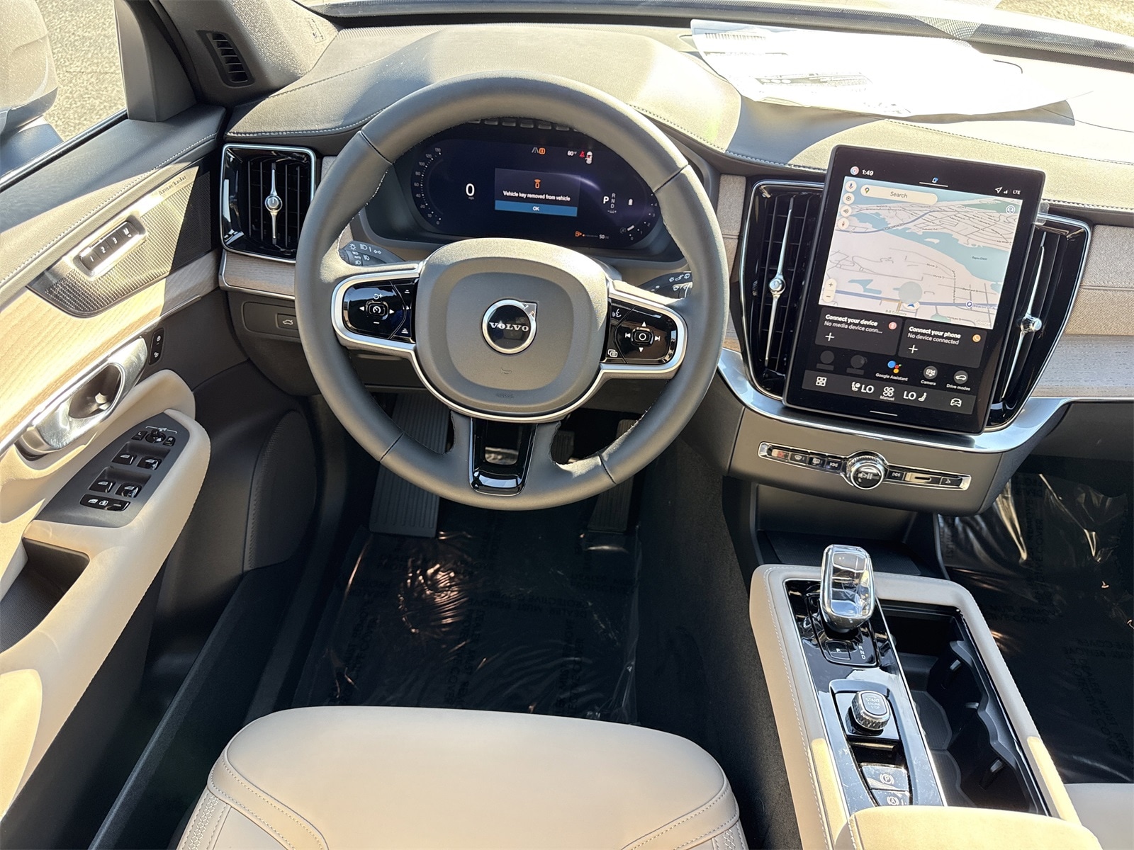 2026 Volvo XC90 Plus - Photo 18