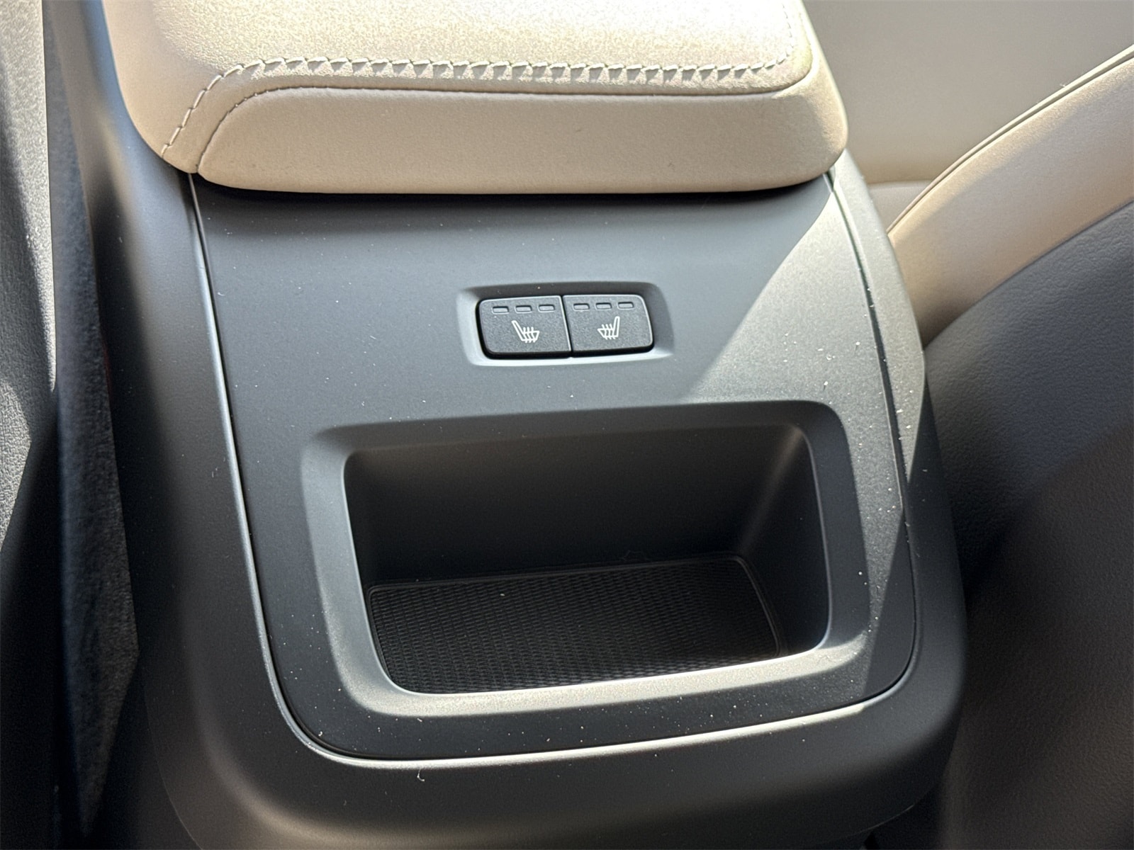 2026 Volvo XC60 Plus - Photo 15