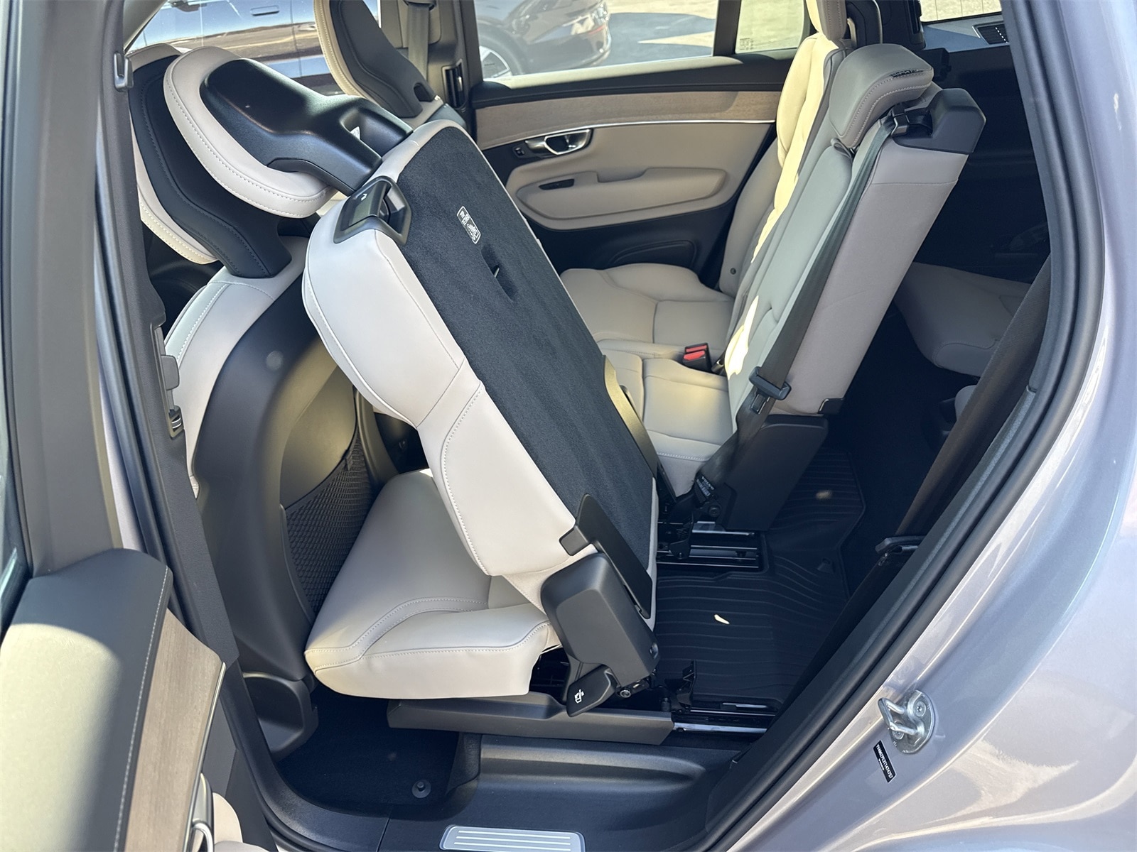 2026 Volvo XC90 Plus - Photo 14