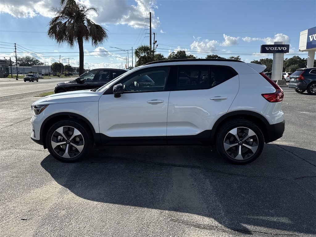 New 2026 Volvo XC40 B5 Plus SUV