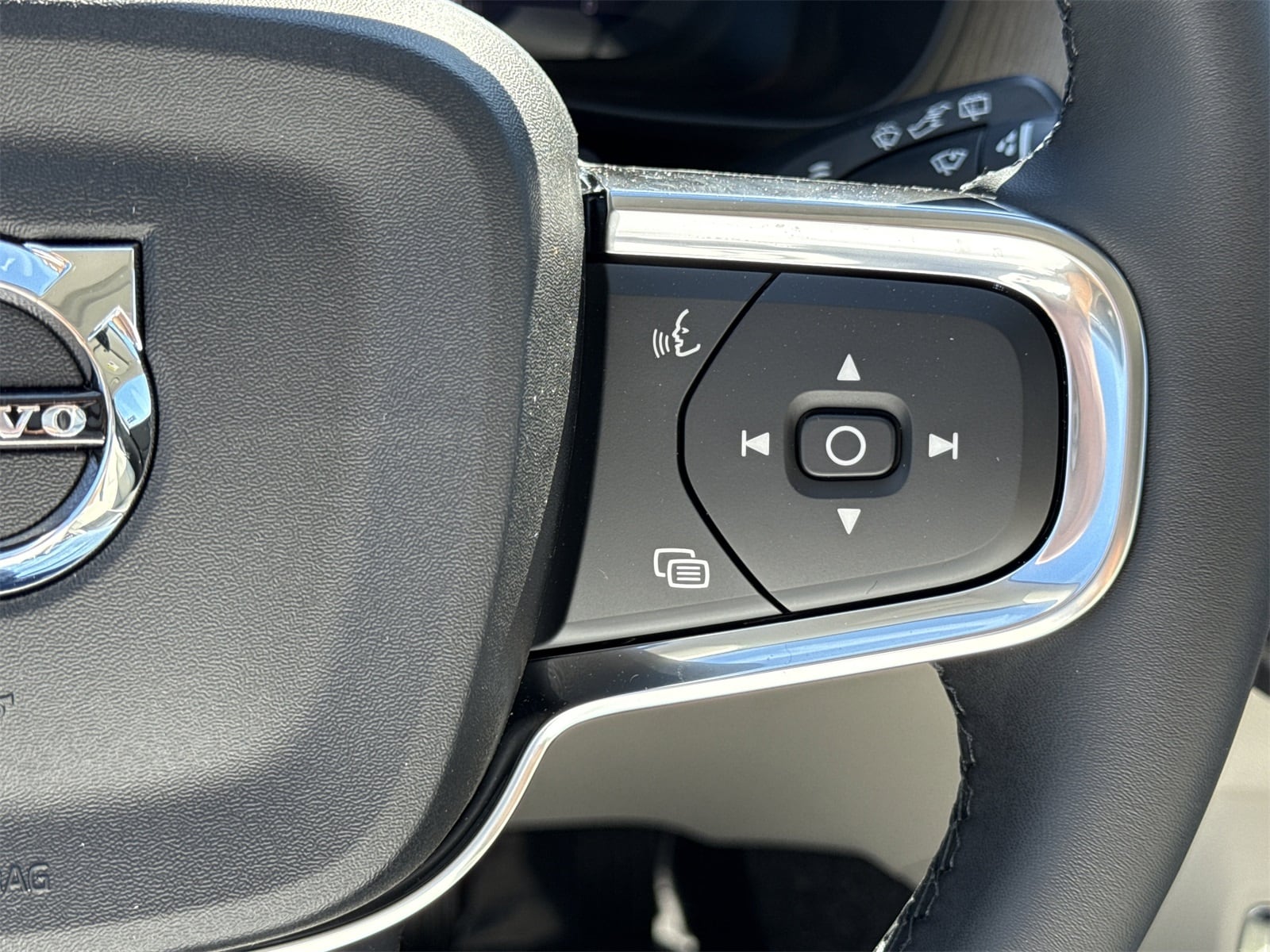2026 Volvo XC40 Plus - Photo 21
