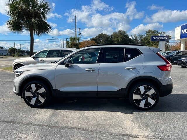 2024 Volvo XC40 Recharge Plus photo 2