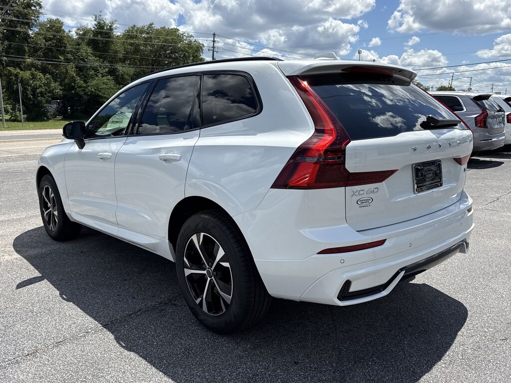 New 2026 Volvo XC60 B5 Core SUV