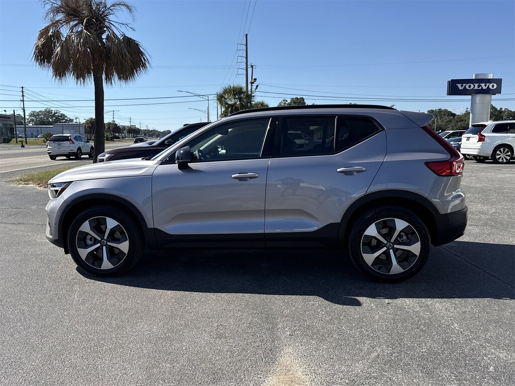 New 2026 Volvo XC40 B4 Plus SUV