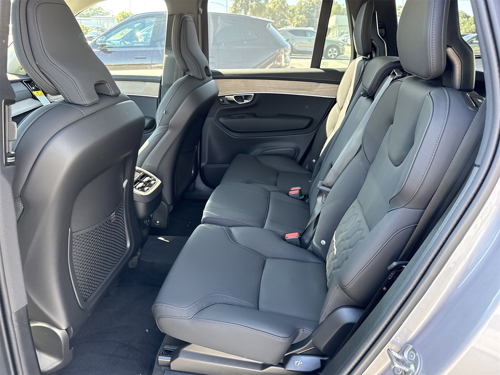 2026 Volvo XC90 Plus - Photo 12