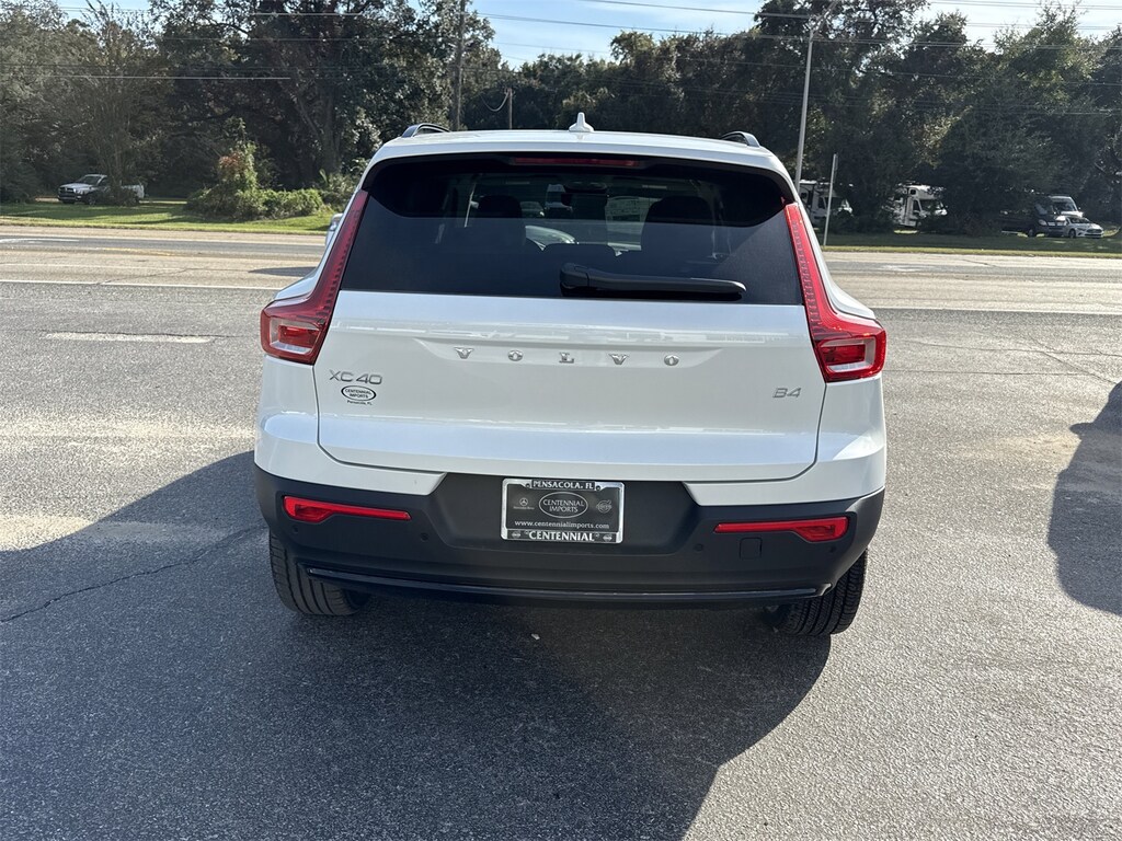 New 2026 Volvo XC40 B4 Plus SUV