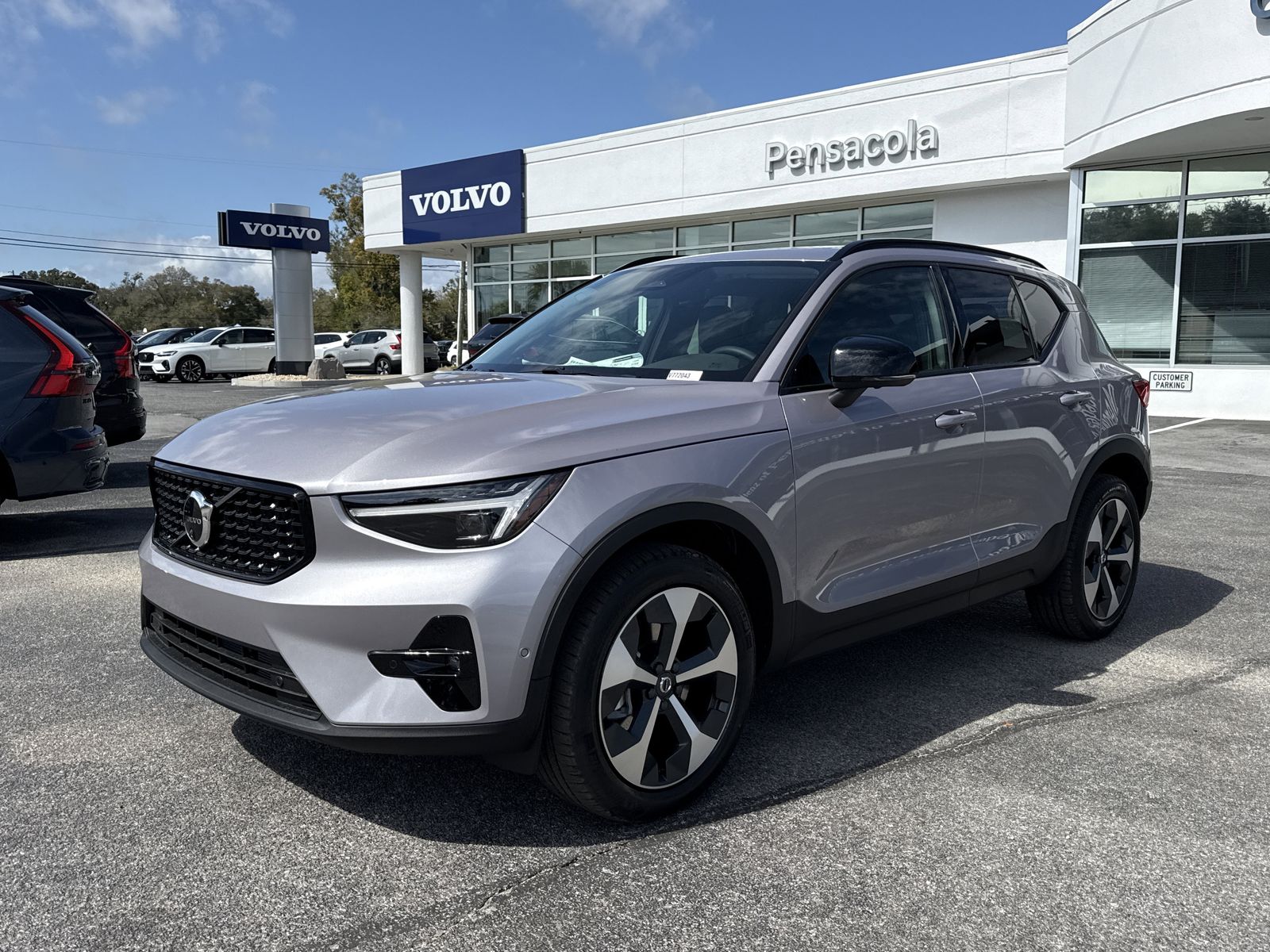 2026 Volvo XC40 SUV 