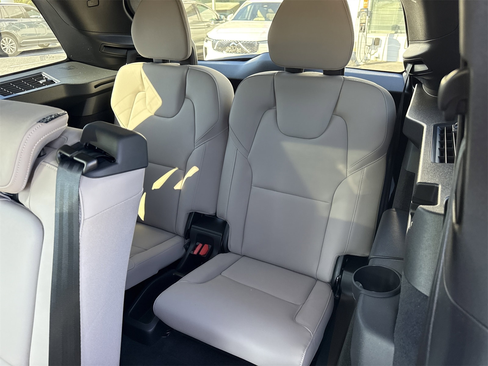 2026 Volvo XC90 Plus - Photo 15