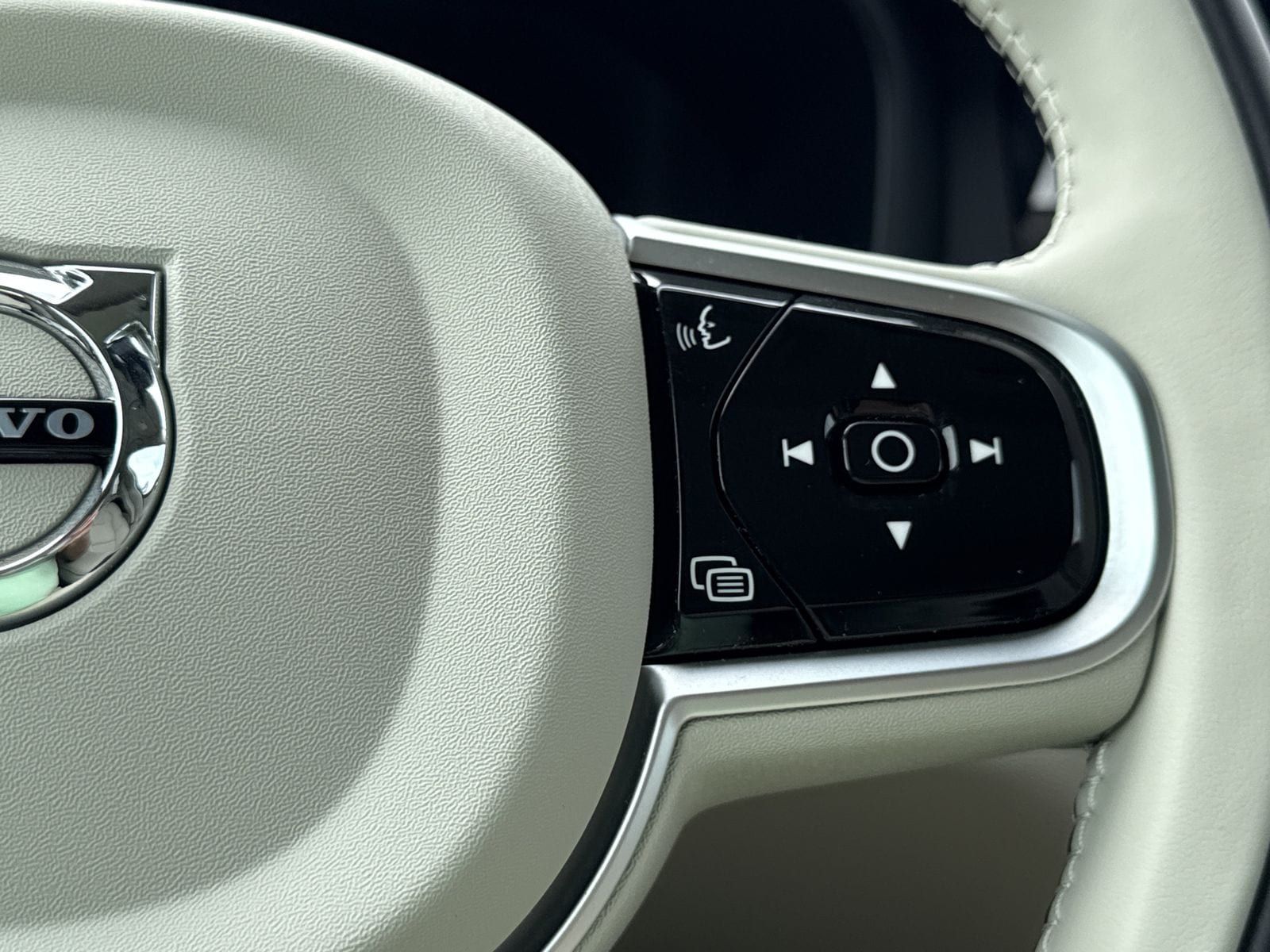 2026 Volvo V60 Cross Country Plus - Photo 24
