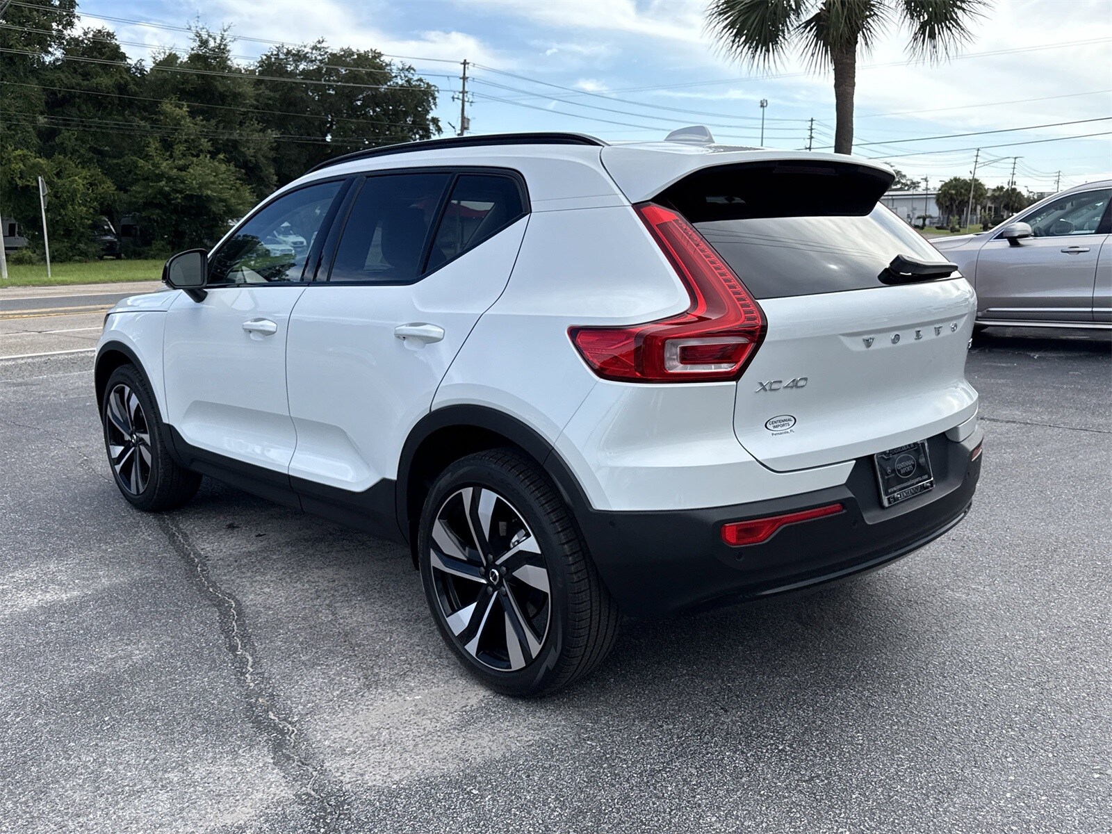 2026 Volvo XC40 photo 3