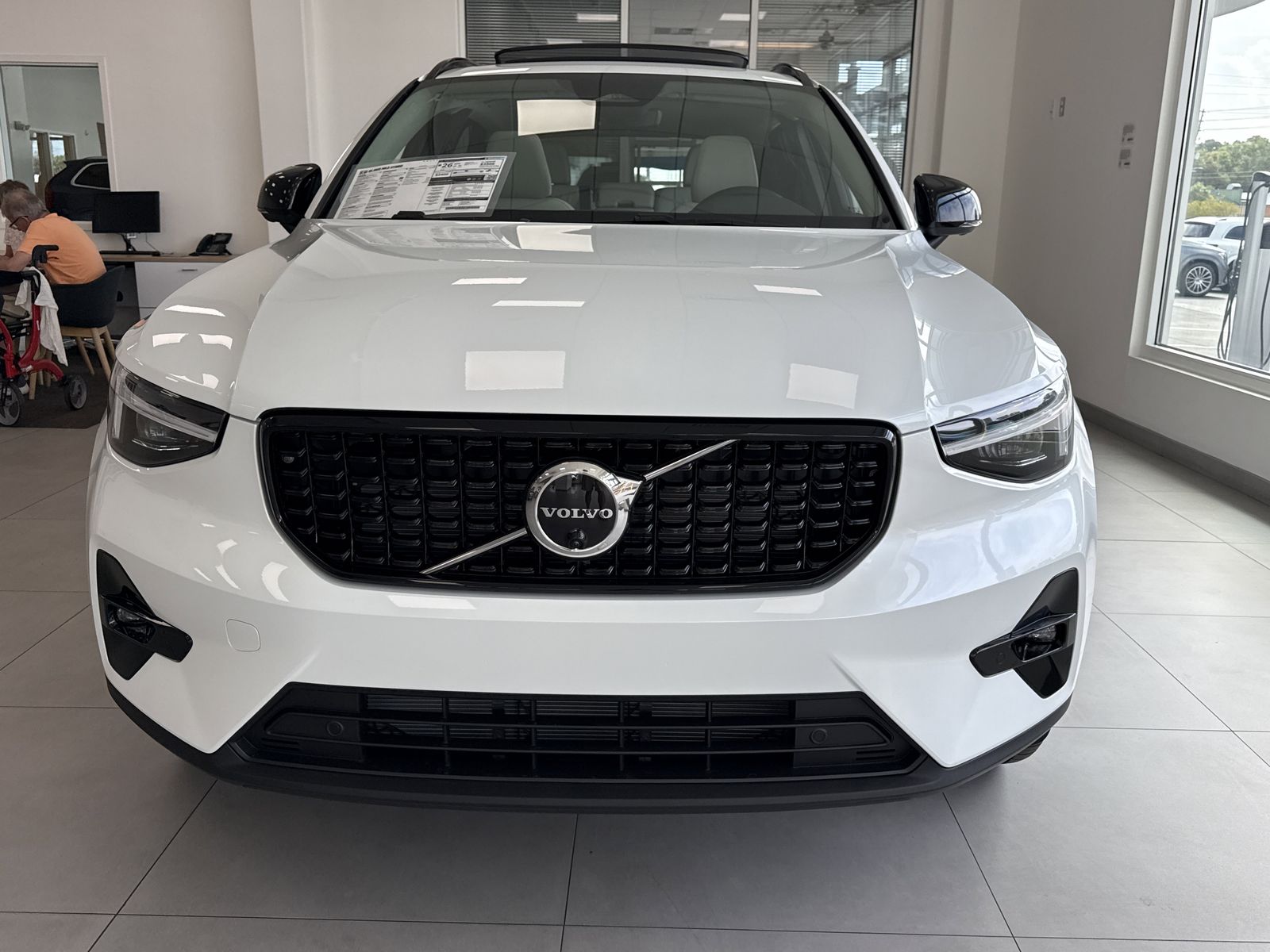 View vehicle photo 7