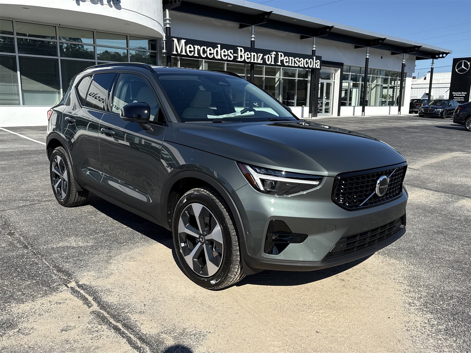 2026 Volvo XC40 Plus - Photo 7