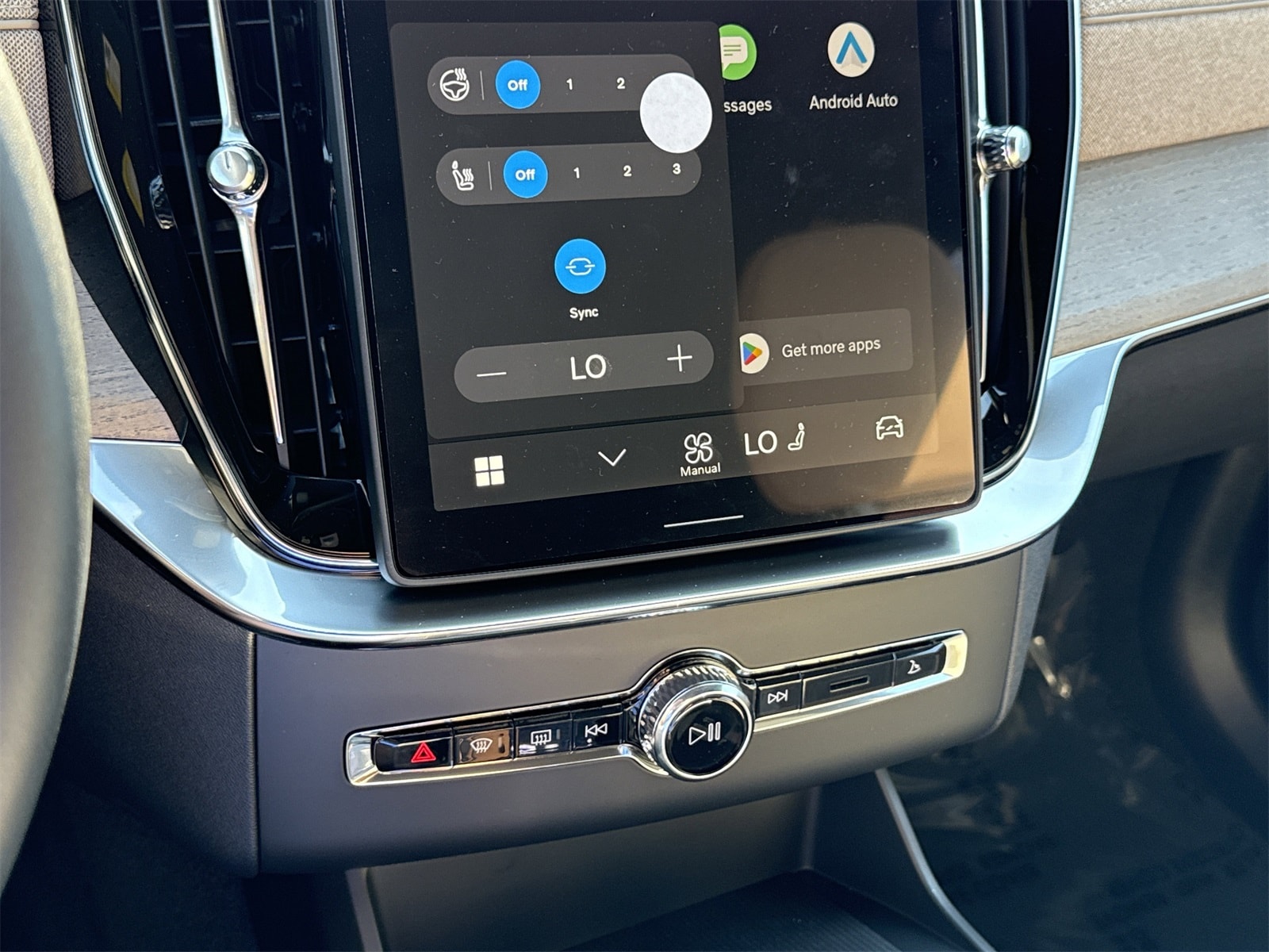 2026 Volvo XC90 Plus - Photo 29