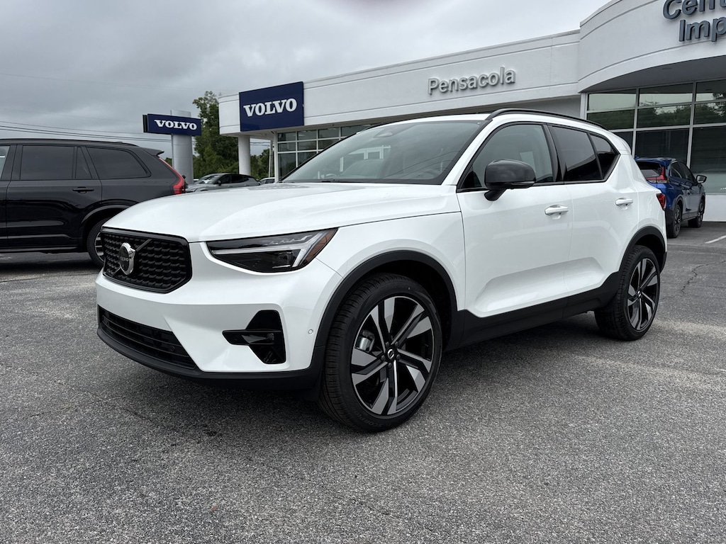 New 2026 Volvo XC40 B5 Plus SUV