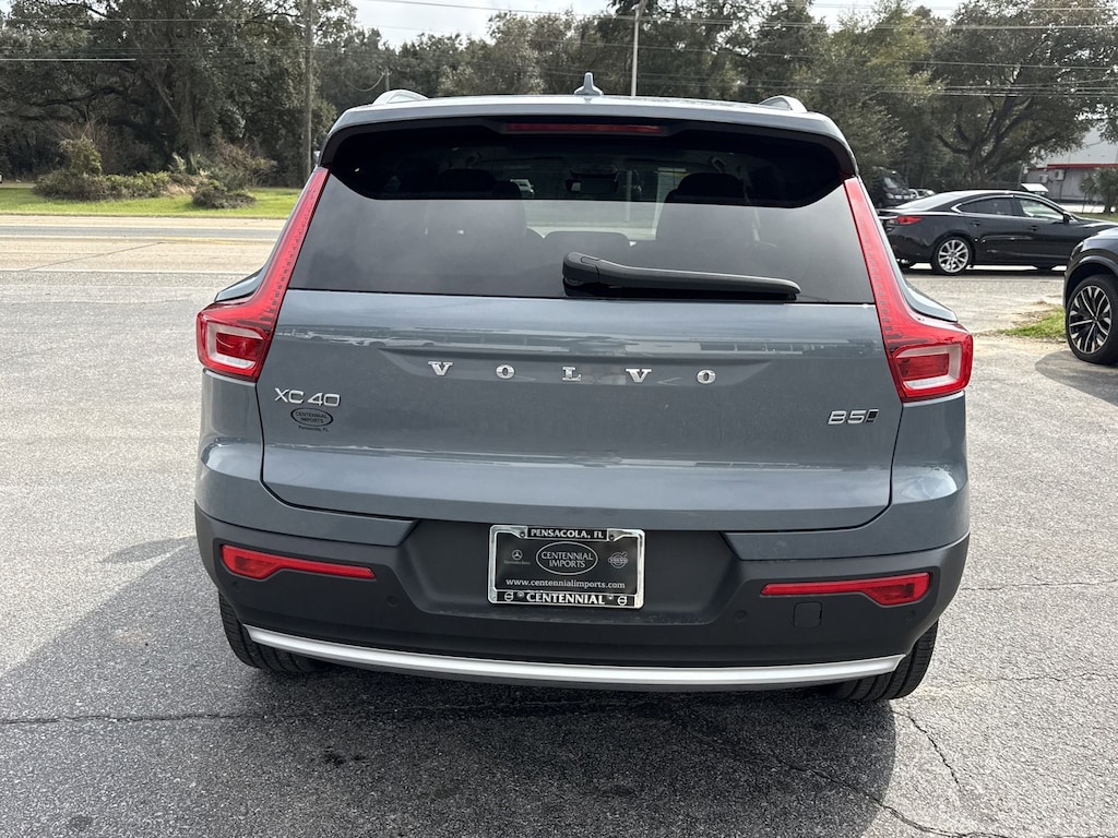 Used 2023 Volvo XC40 B5 AWD Plus Bright SUV