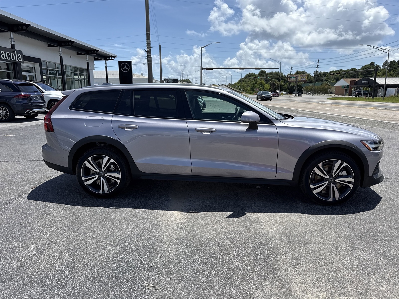 2026 Volvo V60 Cross Country Plus - Photo 6