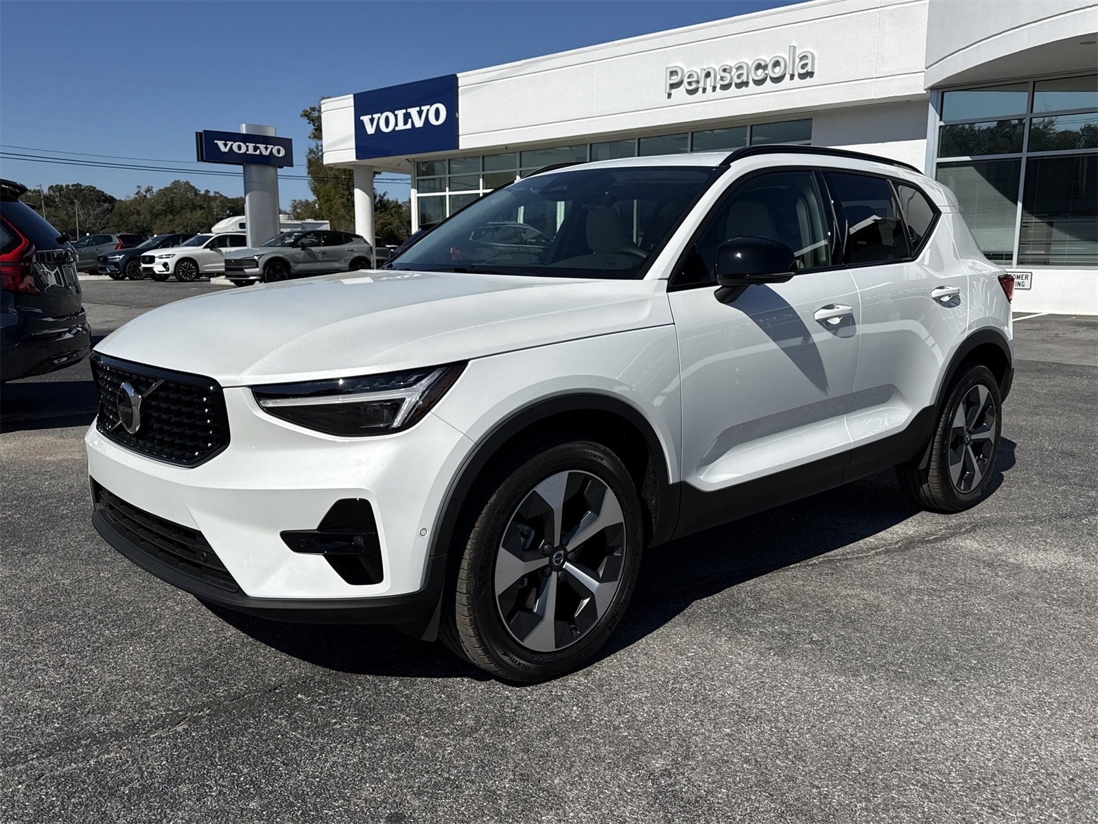 2026 Volvo XC40 SUV 