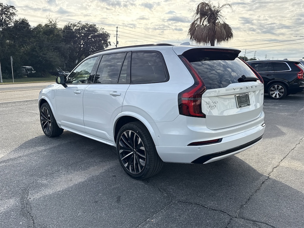 New 2026 Volvo XC90 plug-in hybrid T8 Ultra Dark Theme 7-Seater SUV