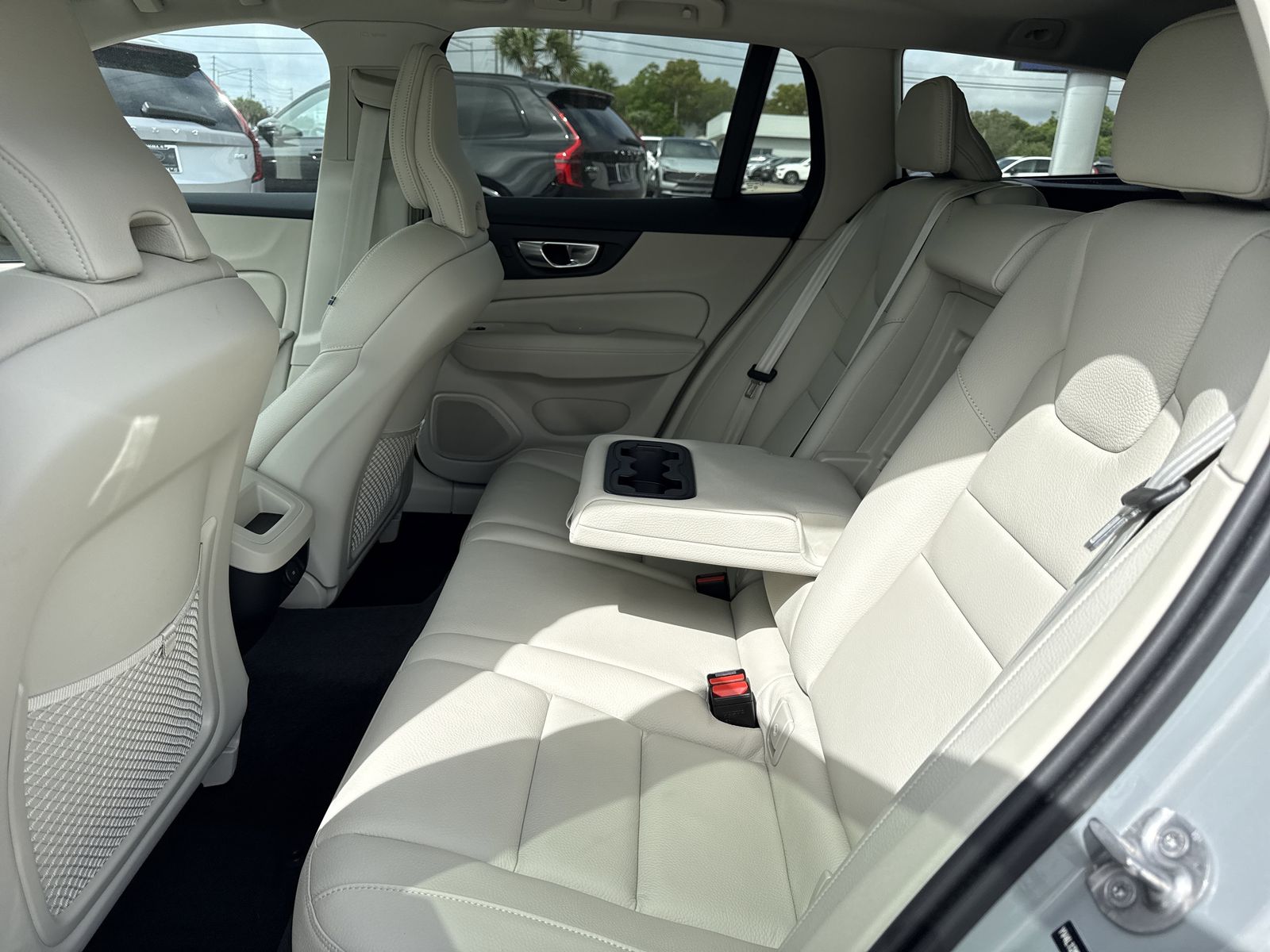 2026 Volvo V60 Cross Country Plus - Photo 8