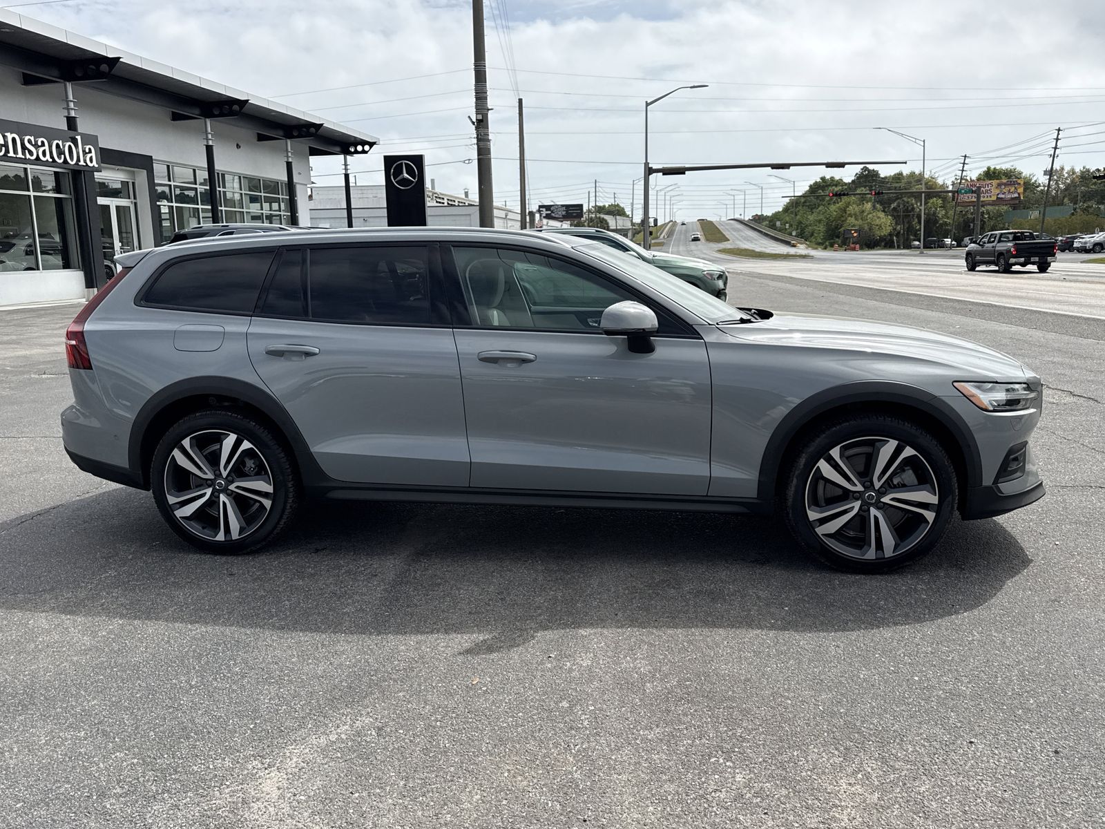 2026 Volvo V60 Cross Country Plus - Photo 6