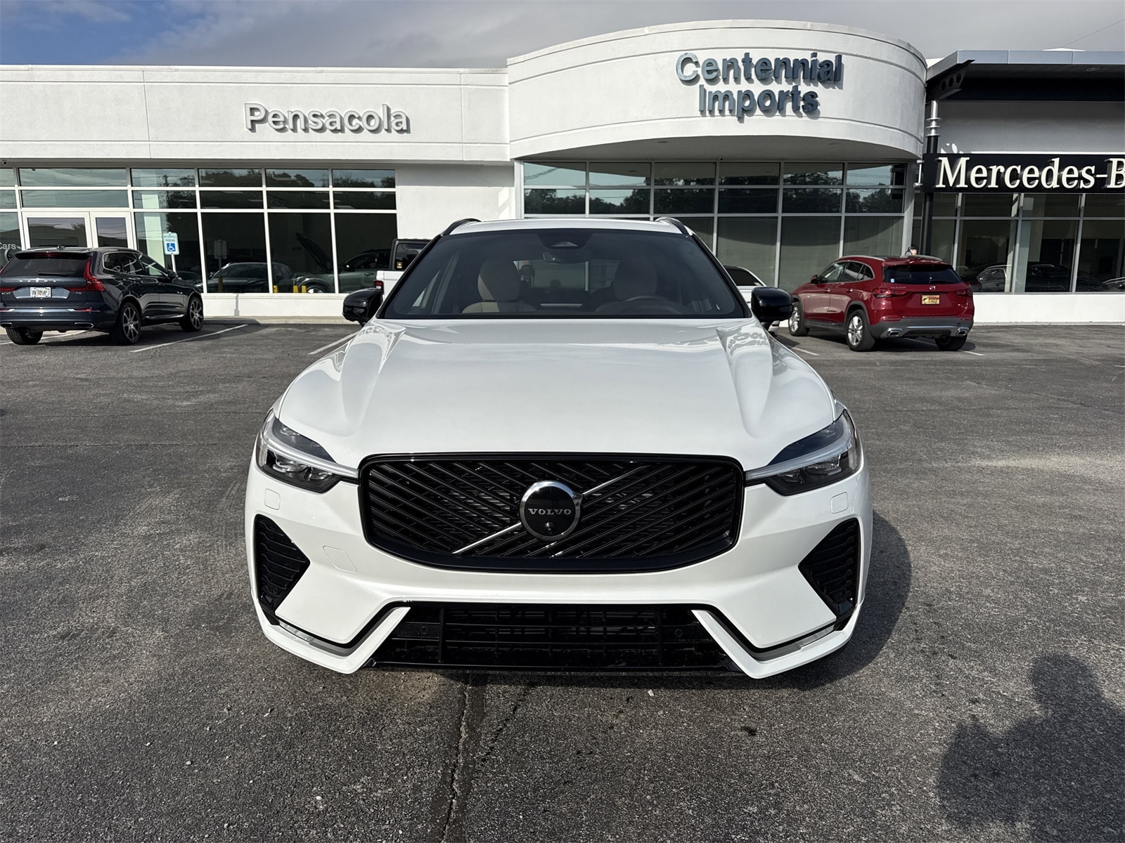 2026 Volvo XC60 Plus - Photo 8