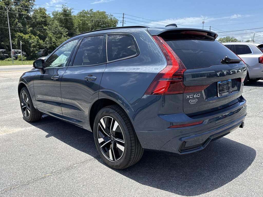 New 2026 Volvo XC60 B5 Core SUV