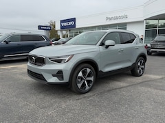 2025 Volvo XC40 B5 Core Bright Theme SUV