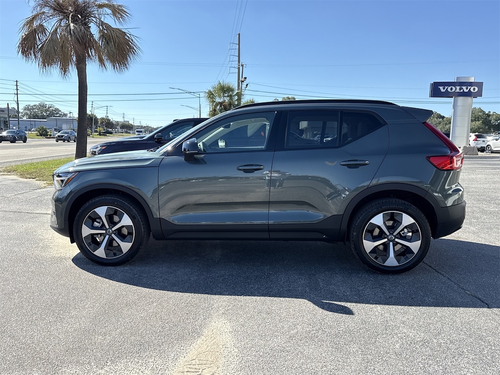 New 2026 Volvo XC40 B5 Plus SUV