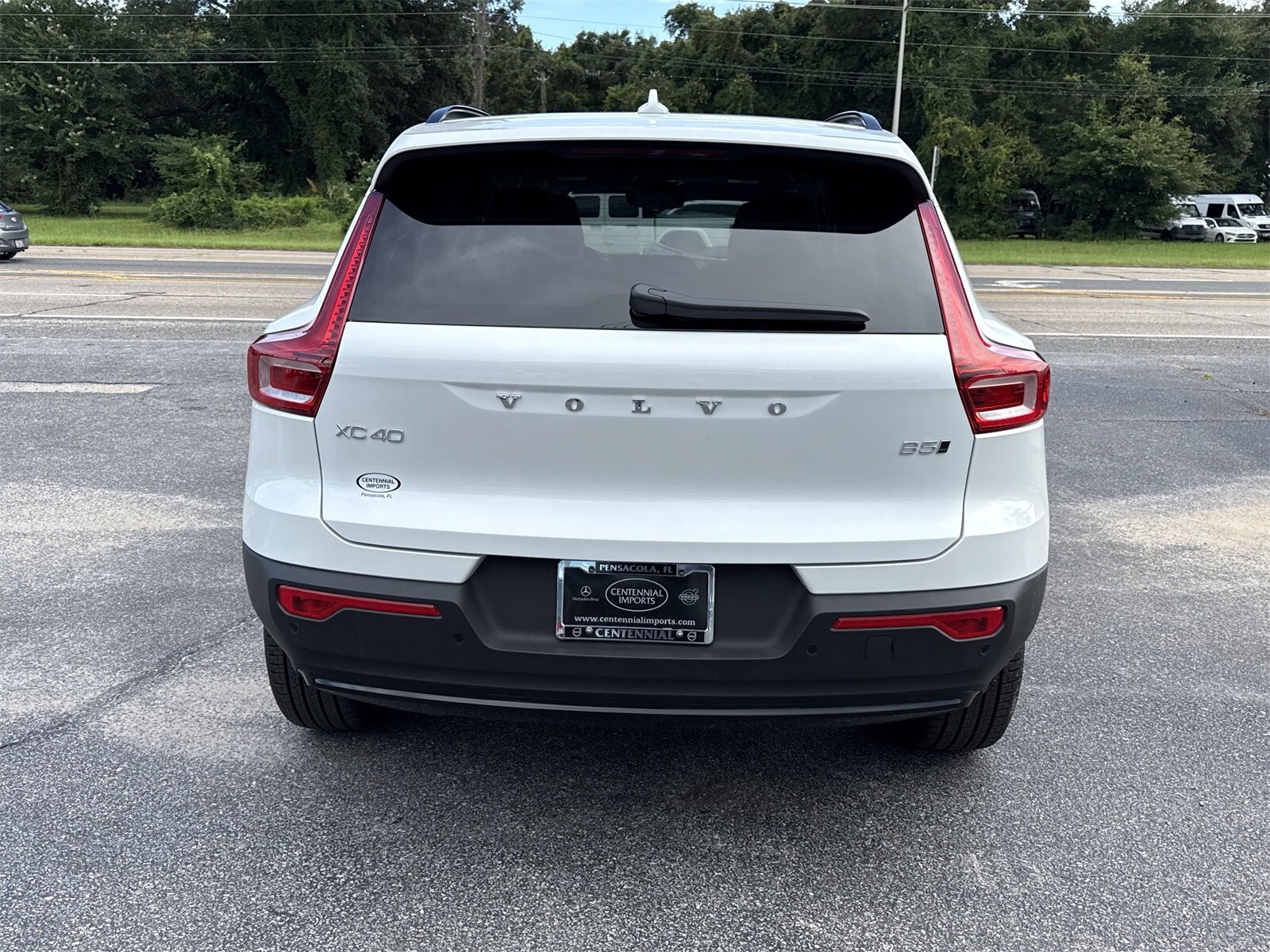 2026 Volvo XC40 photo 4