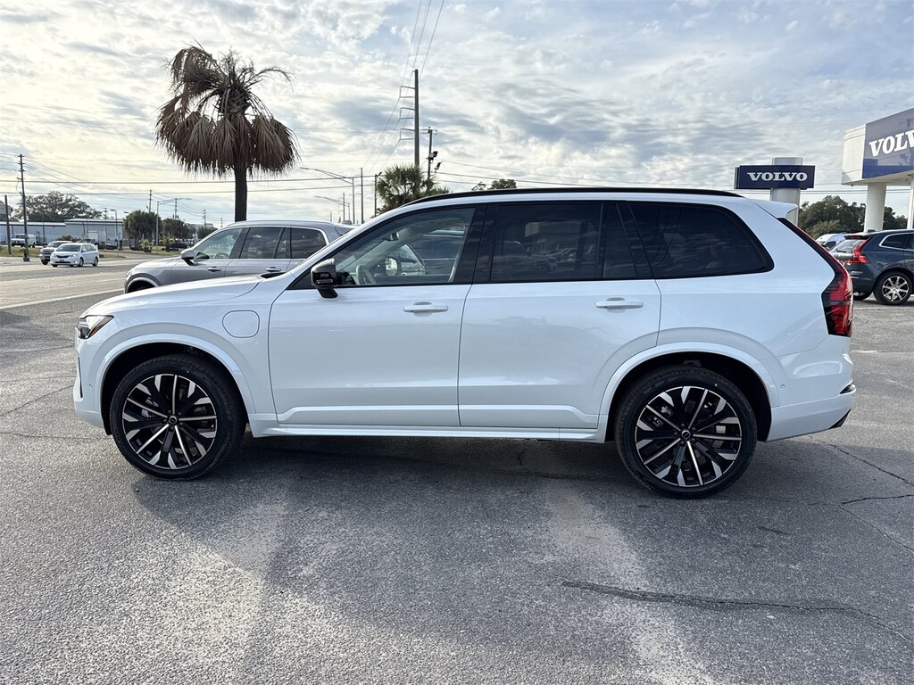 New 2026 Volvo XC90 plug-in hybrid T8 Ultra Dark Theme 7-Seater SUV