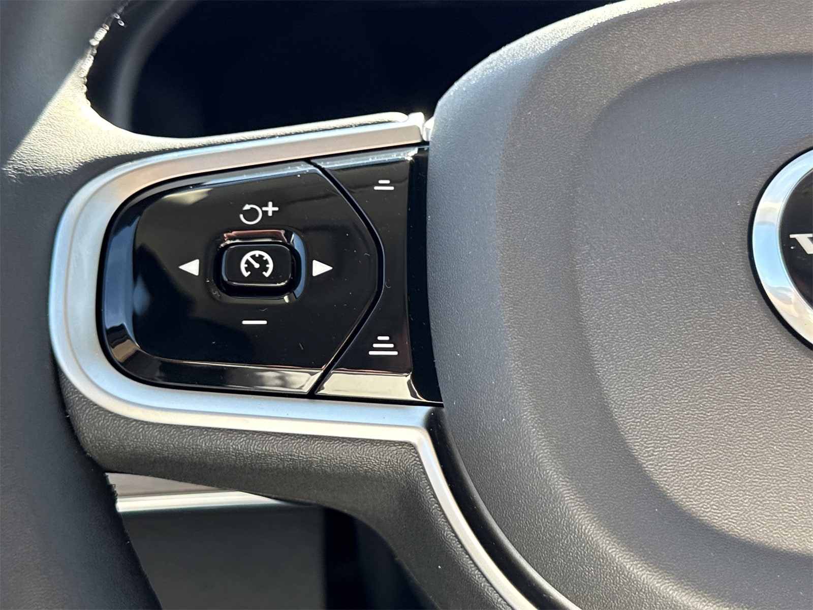 2026 Volvo XC90 Plus - Photo 23